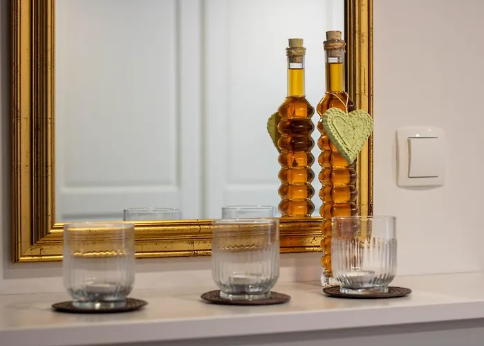 Jane's Place, Experience The Atmosphere Of A Historic & Free Parking