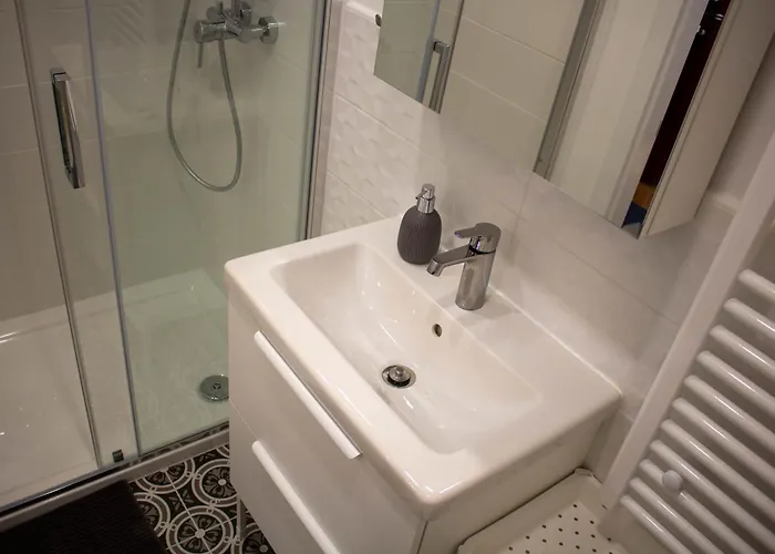 Jane's Place, Experience The Atmosphere Of A Historic & Free Parking Apartmán