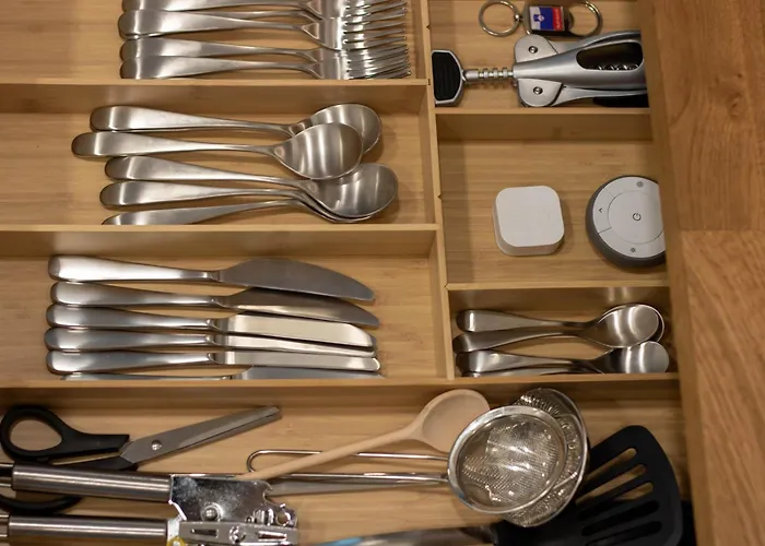 Jane's Place, Experience The Atmosphere Of A Historic & Free Parking